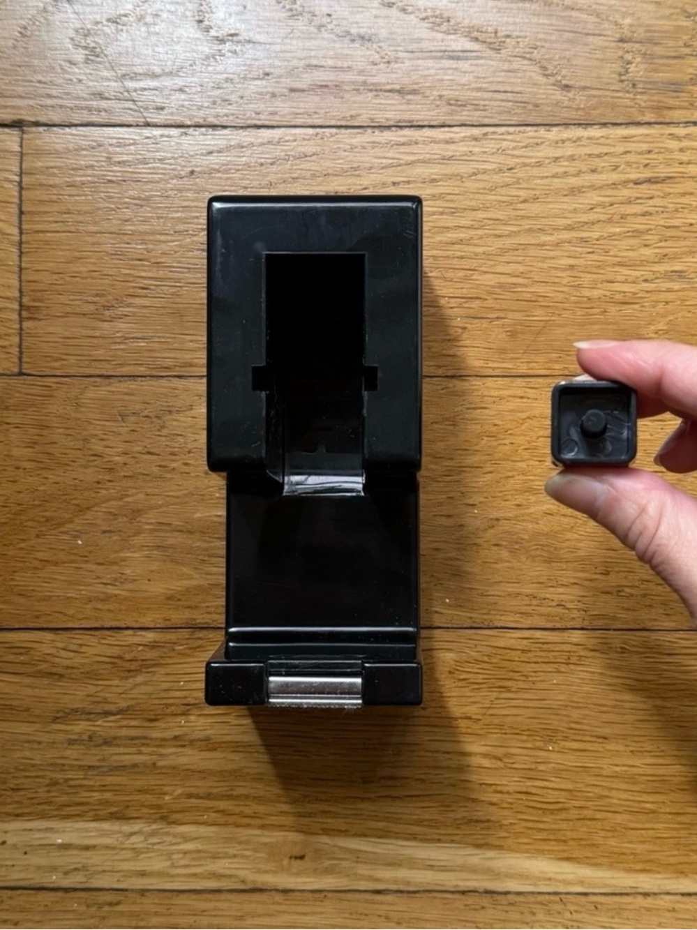 black Poppin tape dispenser - Picture 15 of 16